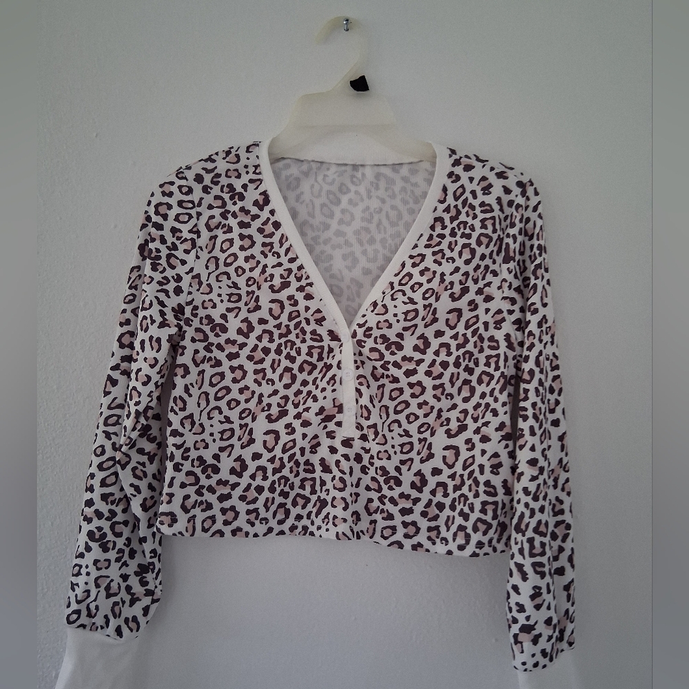 Shein XS Leopard Print Long Sleeve Crop Top
